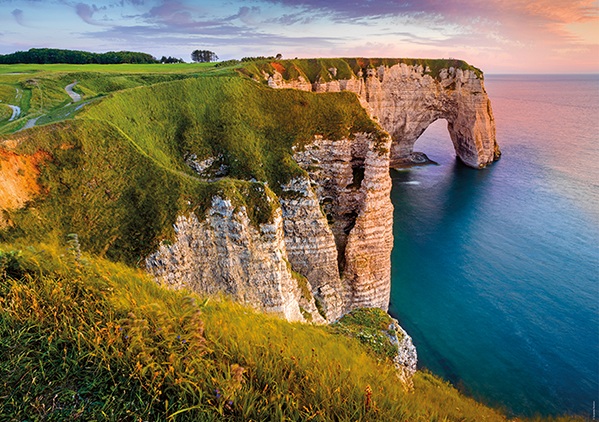 Vue sur Les falaises d’Etretat (1000 pièces) – Nathan