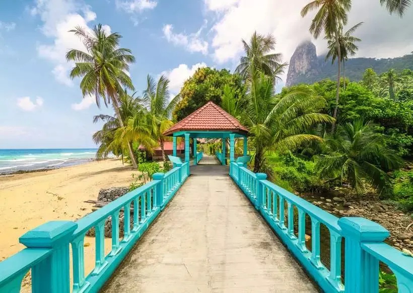 Beautiful Walkways – Colorful Bridge in Malaysia (1000 pièces) – Ravensburger